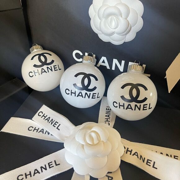 CHANEL Christmas Ornaments - Picture 2 of 6